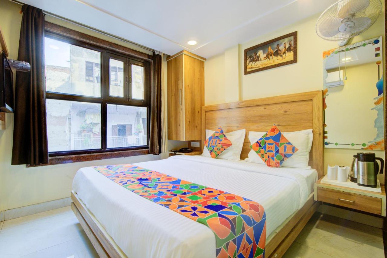 Hotel Kaushal Palace Ню Делхи Екстериор снимка
