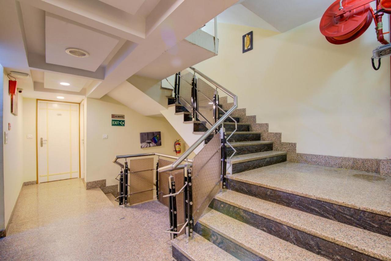 Hotel Kaushal Palace Ню Делхи Екстериор снимка